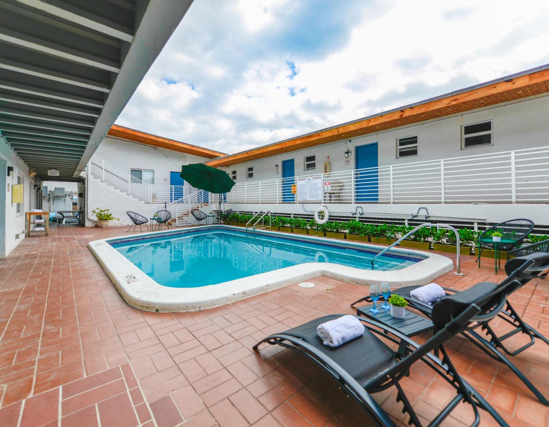 The Mariner Suites #22 - Beachfront Studio Hollywood Eksteriør bilde